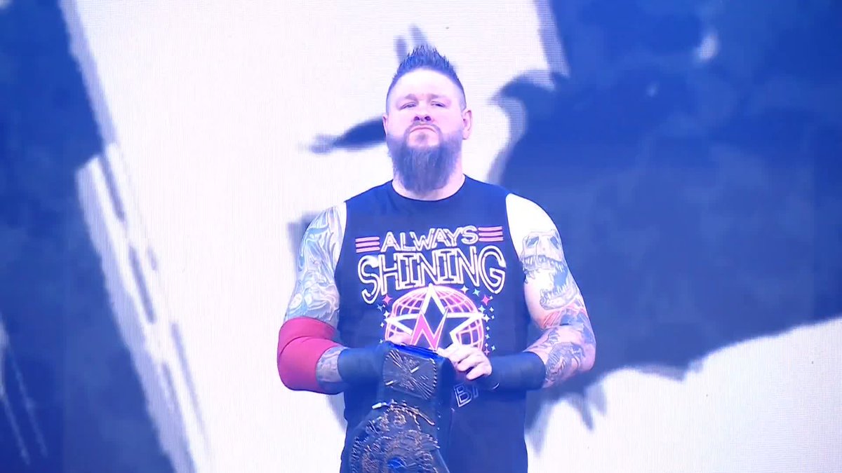 Wearing a Naomi shirt?! That's messy, Kevin 🥴 #SmackDown