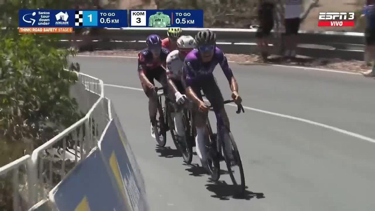 ¡ORGULLO ECUATORIANO! Jhonatan #Narváez metió un explosivo final y superó a todos para llevarse la etapa reina y adueñarse del maillot de líder del #TourDownUnder. 😎🇪🇨