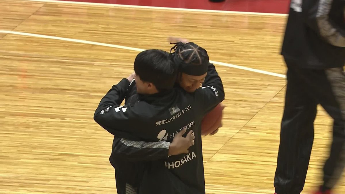 チームは変わっても、仲良しは変わらない☺️ 齋藤選手とパークス選手の試合前のほのぼの空間💫 齋藤 拓実 Ray Parks Jr. #Bリーグ #りそなグループ