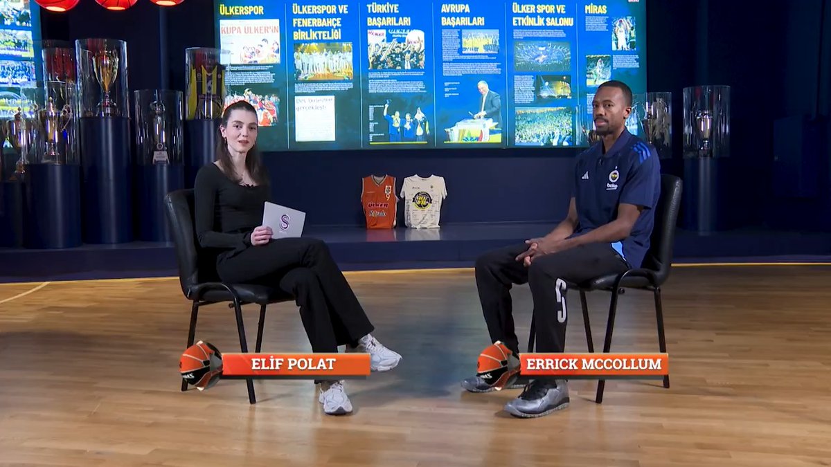 🟡🔵 Errick McCollum'ın Fenerbahçe Beko formasıyla EuroLeague performansı 👇 🆚 Olympiacos: 12 sayı 🆚 Zalgiris Kaunas: 6 sayı 🆚 Kızılyıldız: 7 sayı 🎙️ Elif ile Errick McCollum özel röportajımız sizlerle!