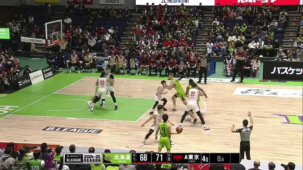 4Q 勝利への道を再び繋ぐ #ドワイト・ラモス の3PT。 勝負はオーバータイムへ Dwight Ramos 「バスケットLIVE」配信中🛰 #レバンガ北海道 #なまら