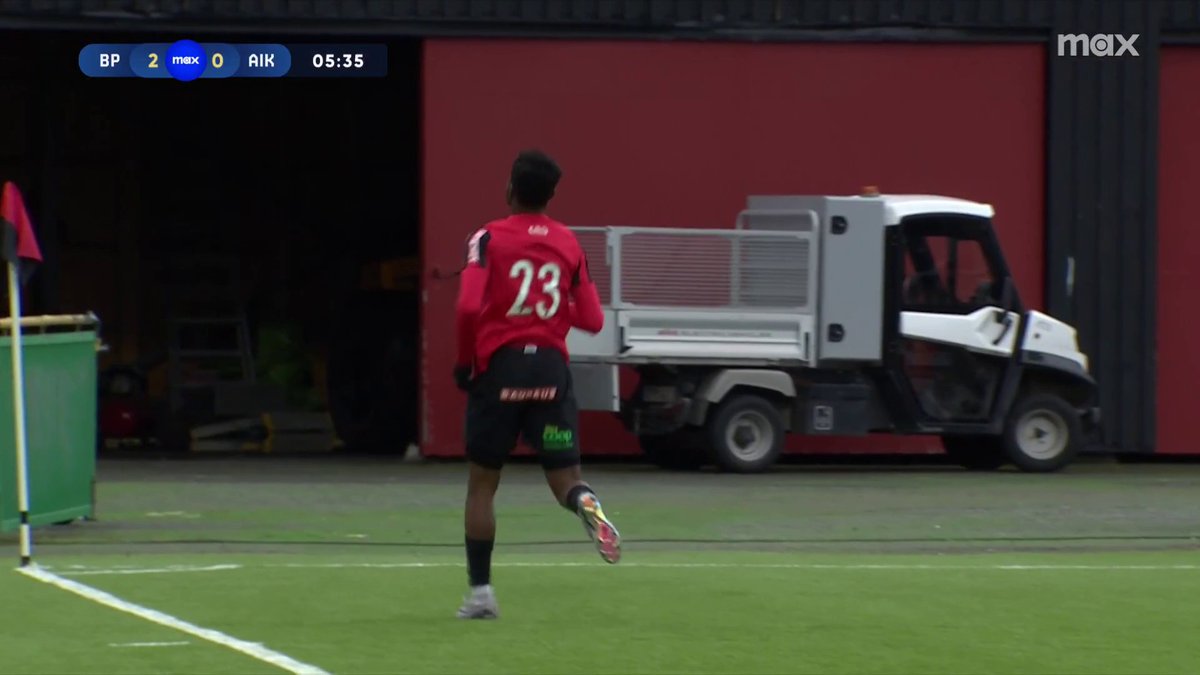 SMACK! Ezekiel Alladoh dundrar in 2-0 för BP mot AIK i den sjätte minuten! 🔴⚫ 📲 Se matchen på Max