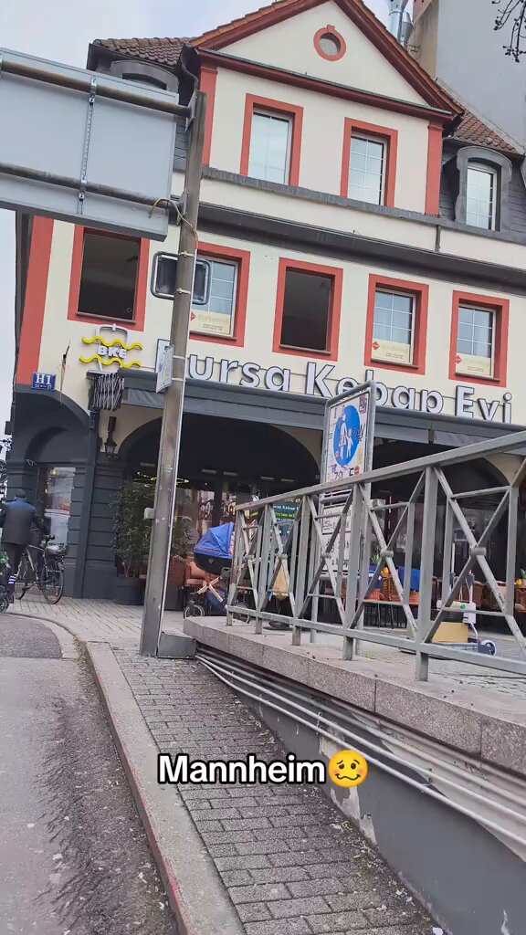 Almanya’da Türklerin yoğun yaşadığı bölgeye giden gurbetçi: “Abi biz Türkiye’ye mi geldik? Kebapçı, kuyumcu, çiğ köfteci, baklavacı… Almanya’dayız değil mi biz?”