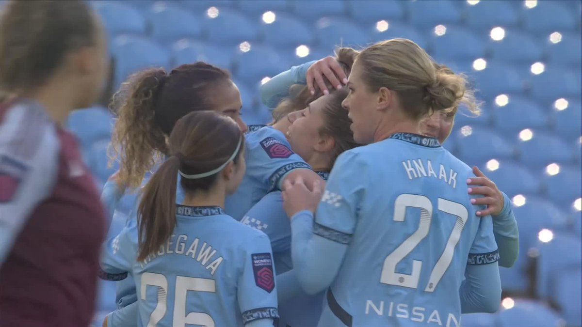 MIEDEMA THAT IS SPECIAL 🤩 A super strike from the Manchester City Women forward! 🔥 #BarclaysWSL