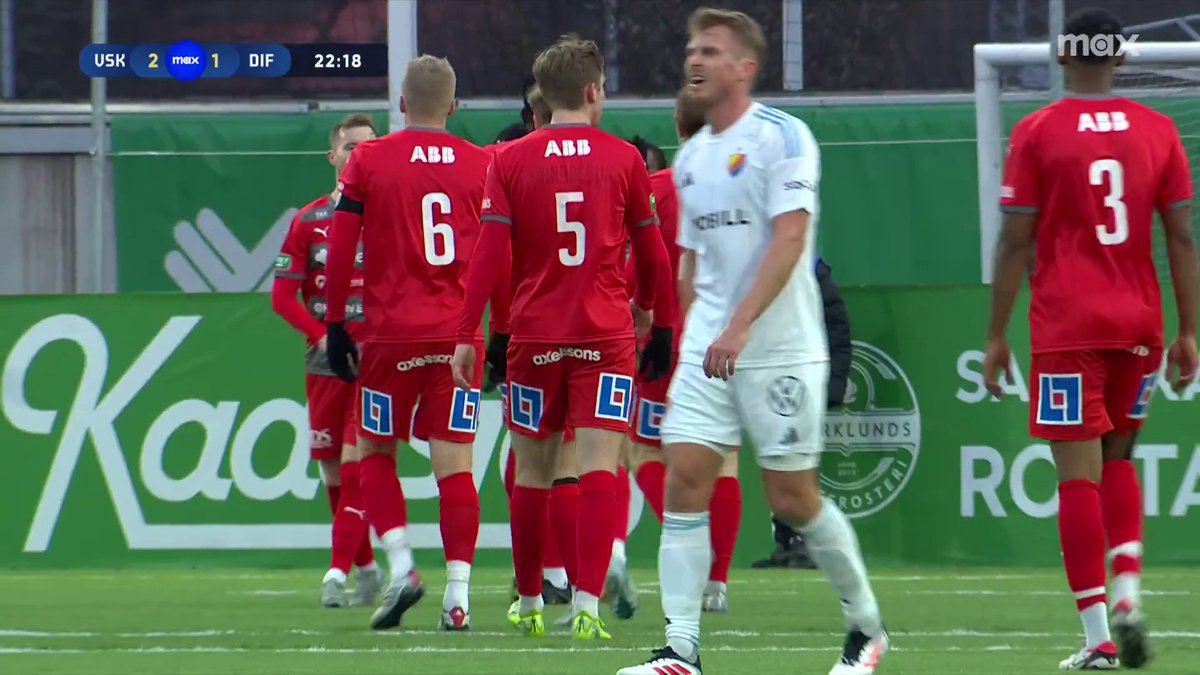 VSK har vänt på matchen mot Djurgården! Henry Offia kan enkelt stöta in bollen i mål efter ett mönsteranfall ⚪️🟢 📲 Se matchen på Max