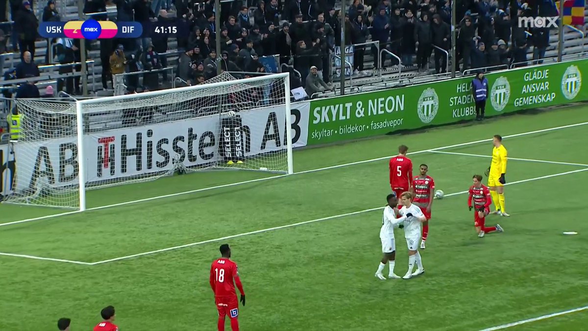 Hampus Finndell gör sitt första mål för Djurgården sedan återkomsten, efter en finfin assist av Deniz Hümmet 🟡🔴🔵 📲 Se matchen på Max