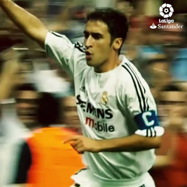 Podrán pasar 1.000 años que jamás veremos a un jugador hacer las cucharas como las hacía Don Raúl González Blanco. Fue infinitamente superior al resto de mortales en esta especialidad. Era un abuso. Disfruten.