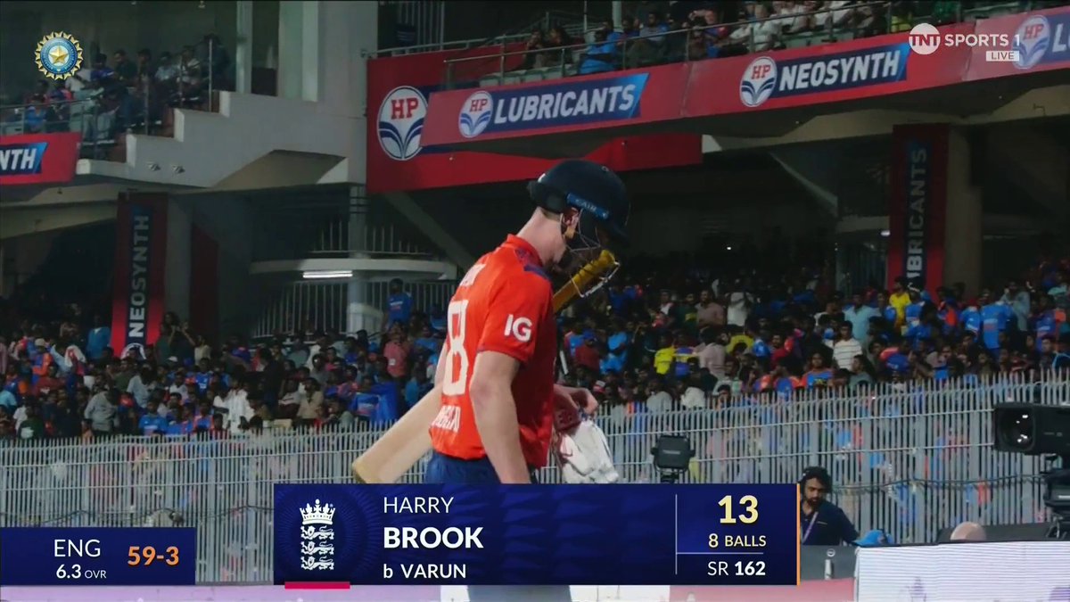 Harry Brook laughs…he’s gone! Shastri: “There’s no smog here!” 😅 📺 Watch #INDvENG on TNT Sports & discovery+ UK
