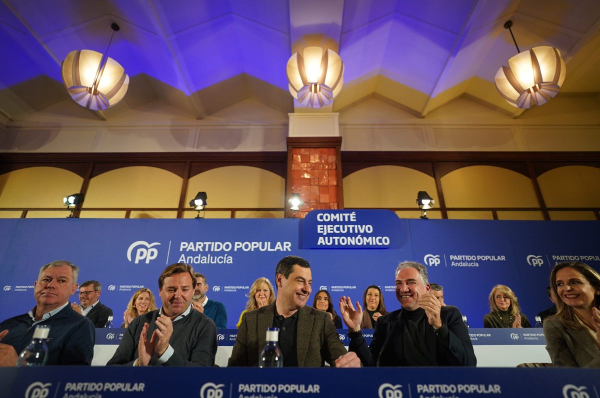 A #Andalucía le gusta el futuro. Hemos trazado un eje de progreso y avance que no tiene marcha atrás. El PP de Andalucía trabaja para que sigan llegando mejoras que beneficien a los andaluces y no en el politiqueo ni en la bronca. #DefiendeAndalucía