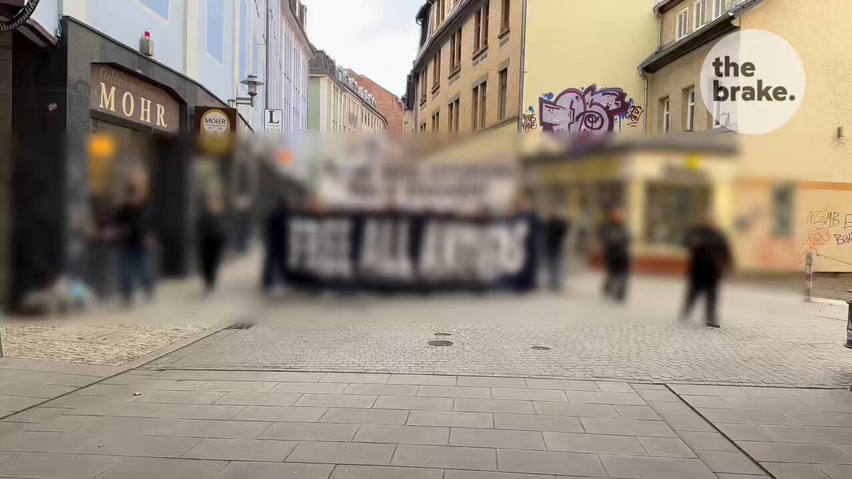 ‼️”FreeAllAntifas” - More than thousand antifascists on the streets of Jena against the extradition of activists to Hungary. #J2501 #BudapestKomplex