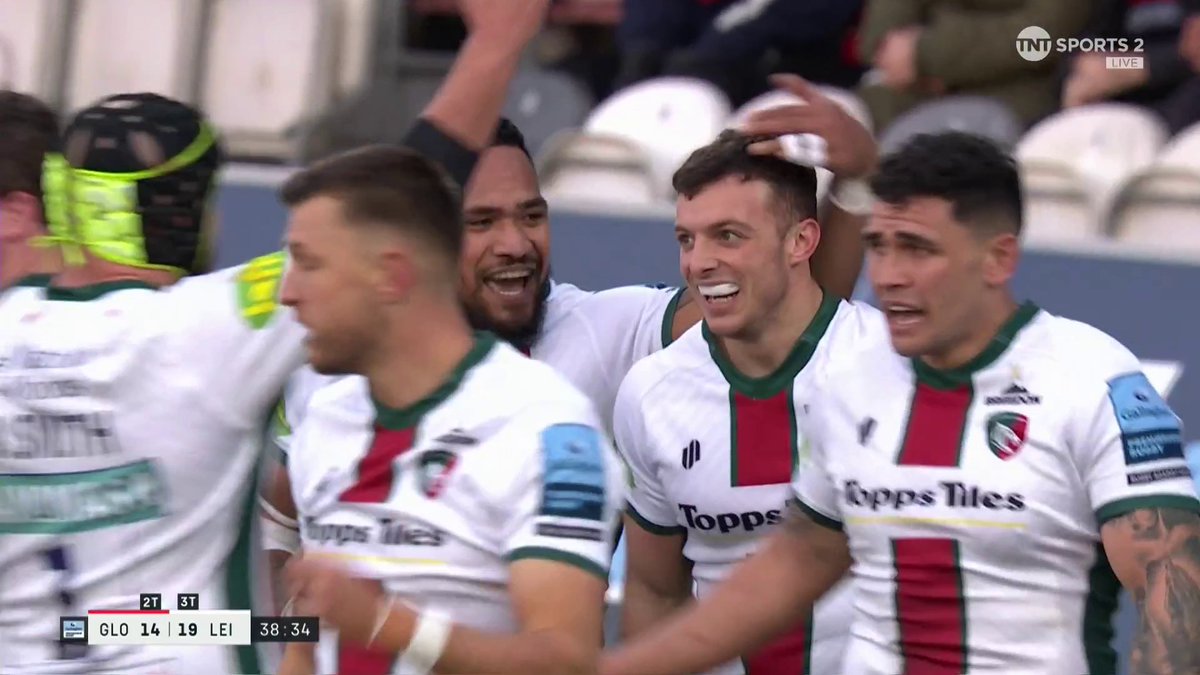 HE'S DONE IT!! Radwan gets his debut try to give Leicester the lead right before the break! 🐯🐯 #Radwan #Tigers #Gallagherprem