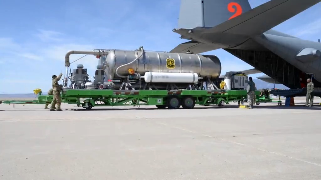 For those curious like me, here is a timelapse of the Modular Airborne Fire Fighting System (MAFFS) being loaded into a C-130. This from 2018 at one of my old stomping grounds, Peterson SFB.🫡 Fun Farmer Fact: At different points in my AF career I worked on C-130s and loaders.