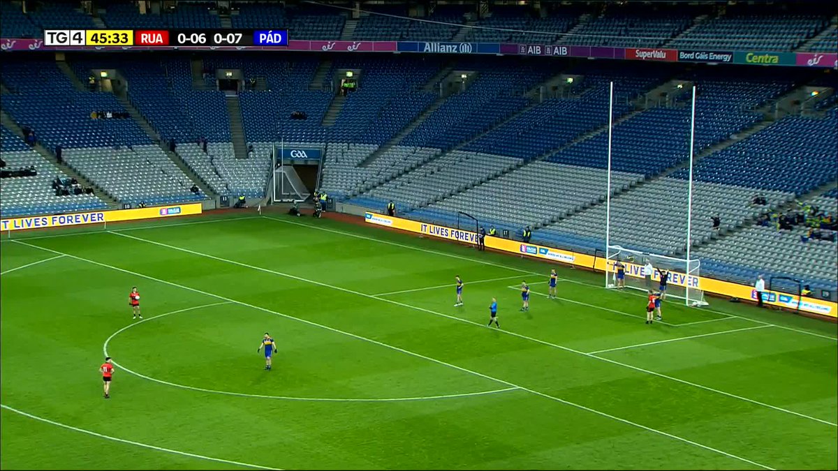 46 nóim #GAABeo CLGanCheathruRua 0-07 CLG Naomh Pádraig 0-07 Fergal Ó Sé le cic thar a bheith tábhachtach don Cheathrú Rua, an dá fhoireann ar comhscór! #GAA #Gaelicfootball BEO/LIVE ar TG4
