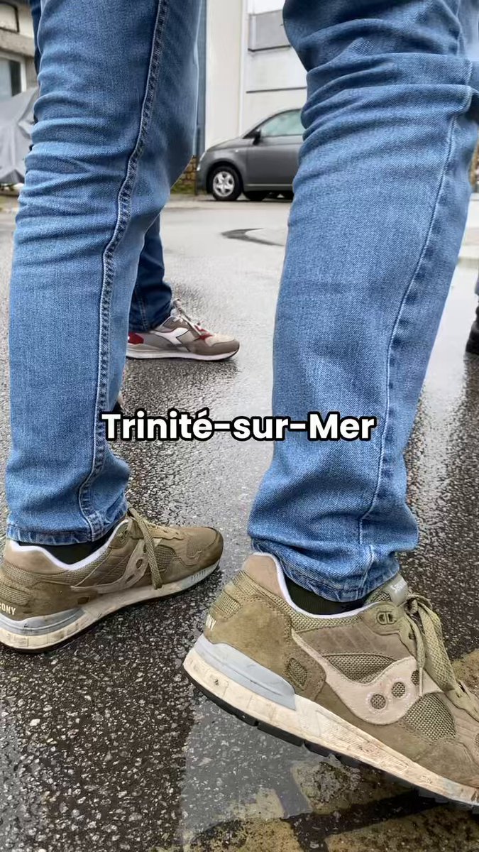 HOMMAGE A JEAN-MARIE LE PEN] [1/2]📌Le 7 janvier 2025, Jean-Marie Le Pen s’est éteint à l’âge de 96 ans. Quelques semaines après sa disparition, les militants des Normaux et d’An Tour-Tan se sont rendus à la Trinité-sur-Mer, sur les terres bretonnes du Menhir,