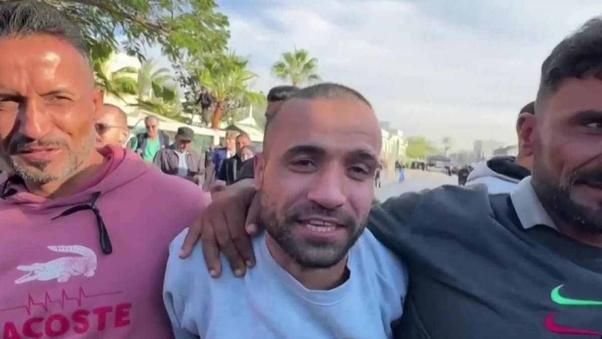 "Nous remercions la résistance palestinienne": 200 prisonniers terroristes palestiniens libérés contre quatre otages