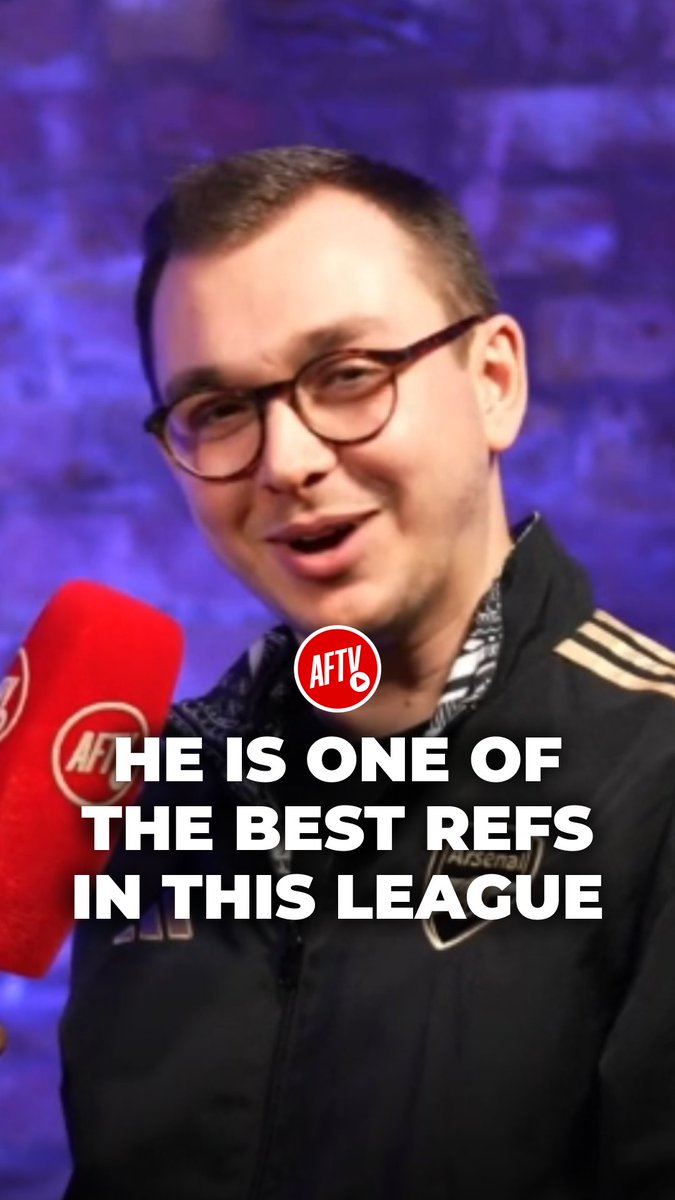 Michael Oliver is a ‘brilliant’ referee! 🤡 #FanCams
