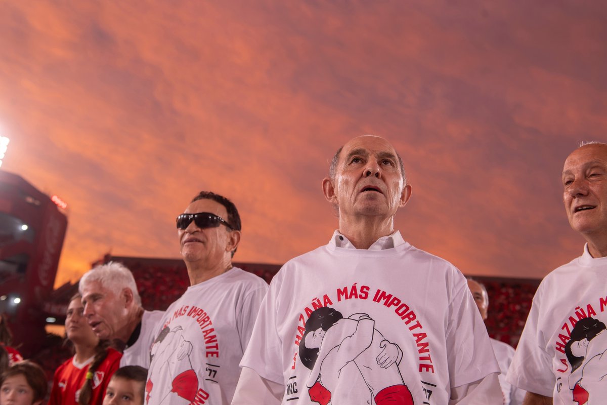 25 de enero. Cumple el Bocha. Aniversario de la hazaña más grande del fútbol argentino. Un día #TodoRojo 🔴