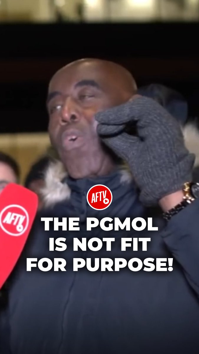 🗣 "He's supposed to be the best referee!" 🗣 "I've lost ALL faith in the match officials!" Robbie is ANGRY with the woeful refereeing! 😡 #FanCams