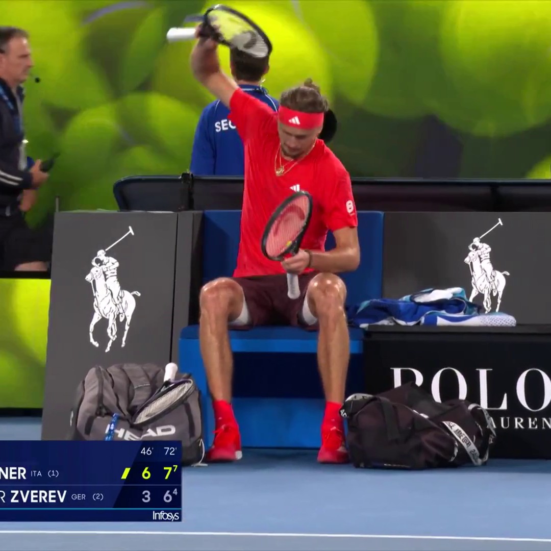 Jannik Sinner wins the second set in the final as Alexander Zverev shows his frustration 👀 #AusOpen