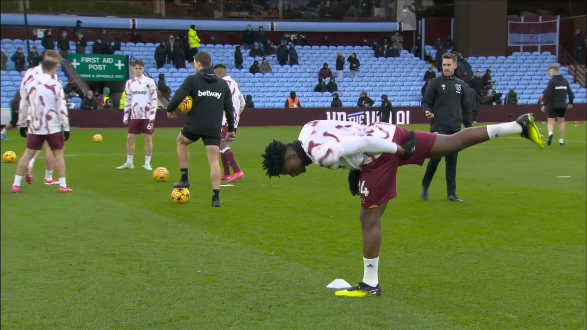 "I can't think of a more defensive West Ham team in my lifetime!" ๐ณ Jamie Redknapp on how West Ham are set to line up against Aston Villa ๐ฌ