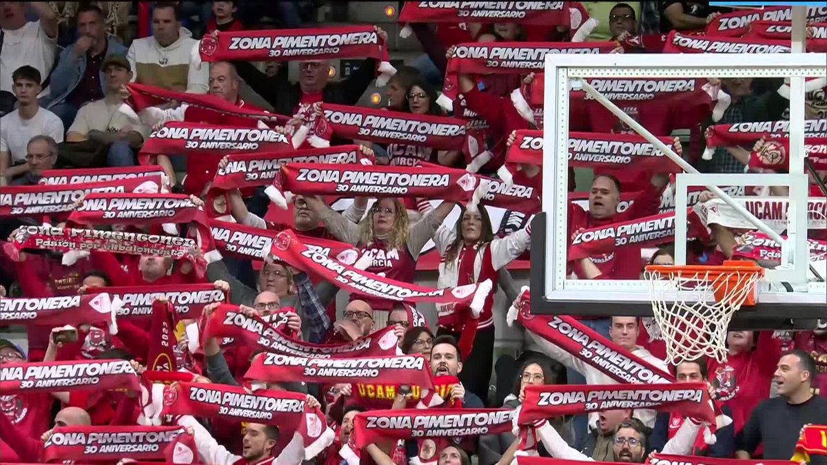 ❤️ 𝙋𝙀𝙇𝙊𝙎 𝘿𝙀 𝙋𝙐𝙉𝙏𝘼 ¡Así suena "La Parranda" en el Palacio de Deportes de Murcia! 📺 Movistar Plus+ | UCAM Murcia #LigaEndesa | #ConectaConTuPasion