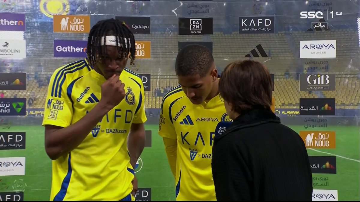 تصريح لاعبي #النصر بعد نهاية مباراه 🎤أنخيلو غابرييل : انتصار مهم داخل أرضنا .. وسعيد بهدف سيماكان😃 ... 🎤محمد سيماكان : سعيدون بالانتصار ونعد جمهور #النصر بتقديم كل شيء 💪💛💙 #النصر_الفتح