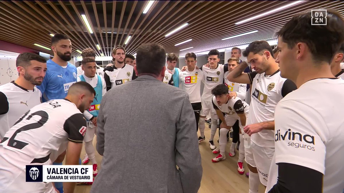🗣️ "VAMOS A DEMOSTRAR DE INICIO CUÁNTO NOS IMPORTA ESTO" La arenga de Corberán a los suyos antes de enfrentarse al FC Barcelona #LALIGAenDAZN ⚽️