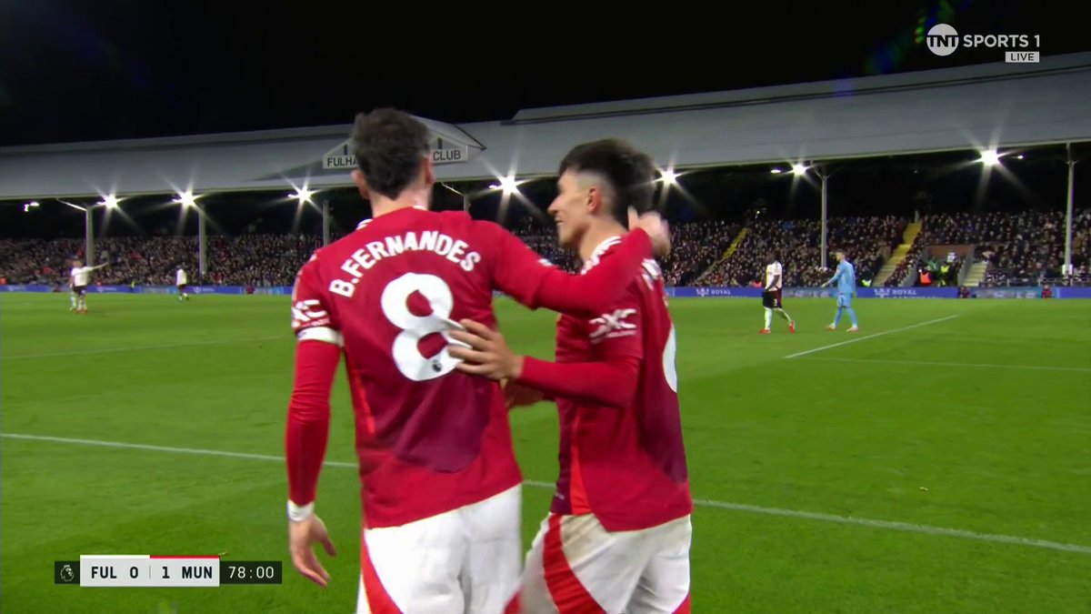 Man Utd take the lead, and it's that man Lisandro Martinez with a deflected effort from distance ⚽️ 📺 TNT Sports &amp; discovery+ UK