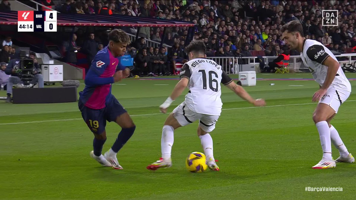 ¡ESTÁS COMPLETAMENTE LOCO CHAVAL! Don Lamine Yamal 😍 #LALIGAenDAZN ⚽️