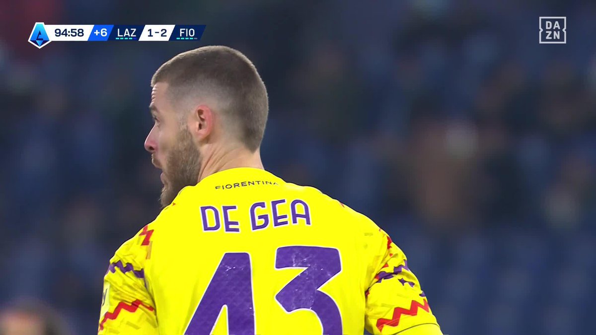 La parada de cada día. La intervención salvadora de DON David De Gea. El portero madrileño salva la victoria de la Fiorentina en Roma 🔥 #SerieAenDAZN 🇮🇹