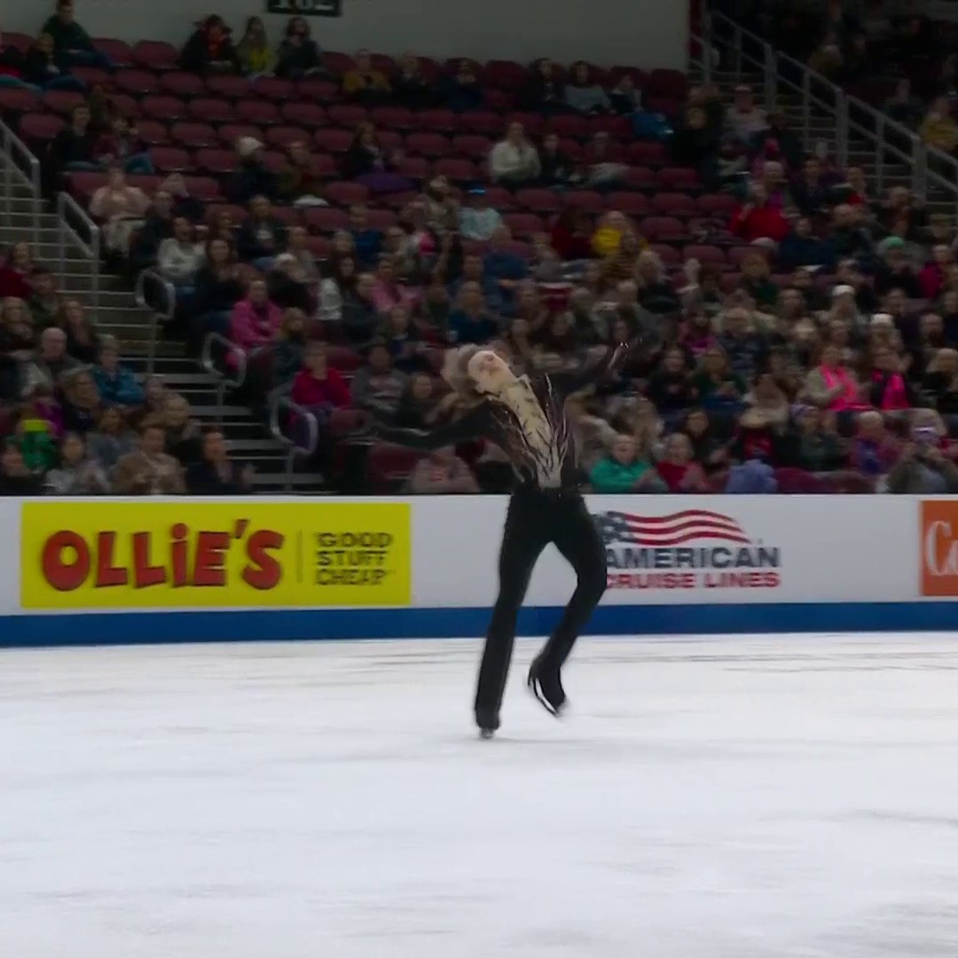 Ilia Malinin lands the quad axel on his way to securing his third consecutive U.S. championship. 🤯 #PrevagenUSChamps