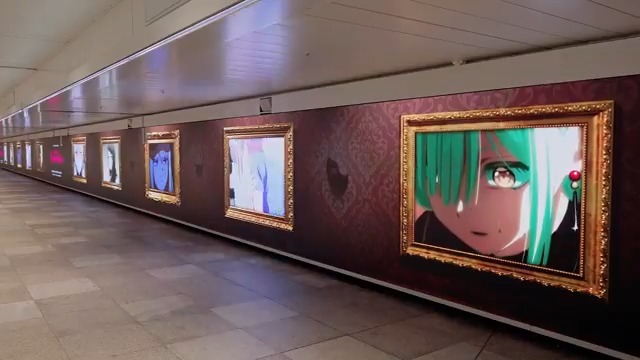 / 本日より放映開始✨ \ JR新宿駅東西自由通路 新宿ウォール456にて、 TVアニメ「BanG Dream! Ave Mujica」の特別映像を放映中❢ ✦掲出期間 1/27(月)~2/2(日) ご利用の際は是非ご覧ください🌙⋆゜ ※駅、及び駅員へのお問い合わせはご遠慮ください。 #バンドリ #アニメムジカ #AveMujica