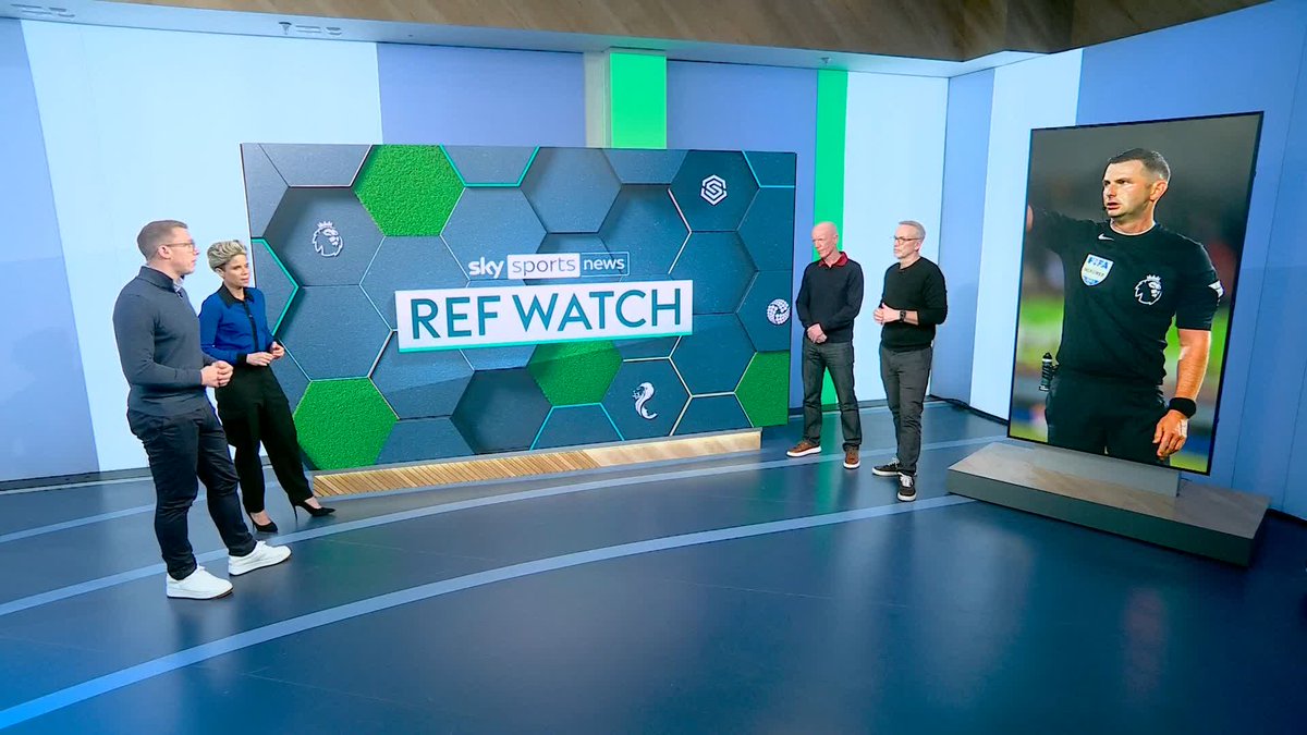 "Who wants to be a referee now?" The Ref Watch team discuss the abuse that Michael Oliver has received following his controversial red card to Miles Lewis-Skelly.