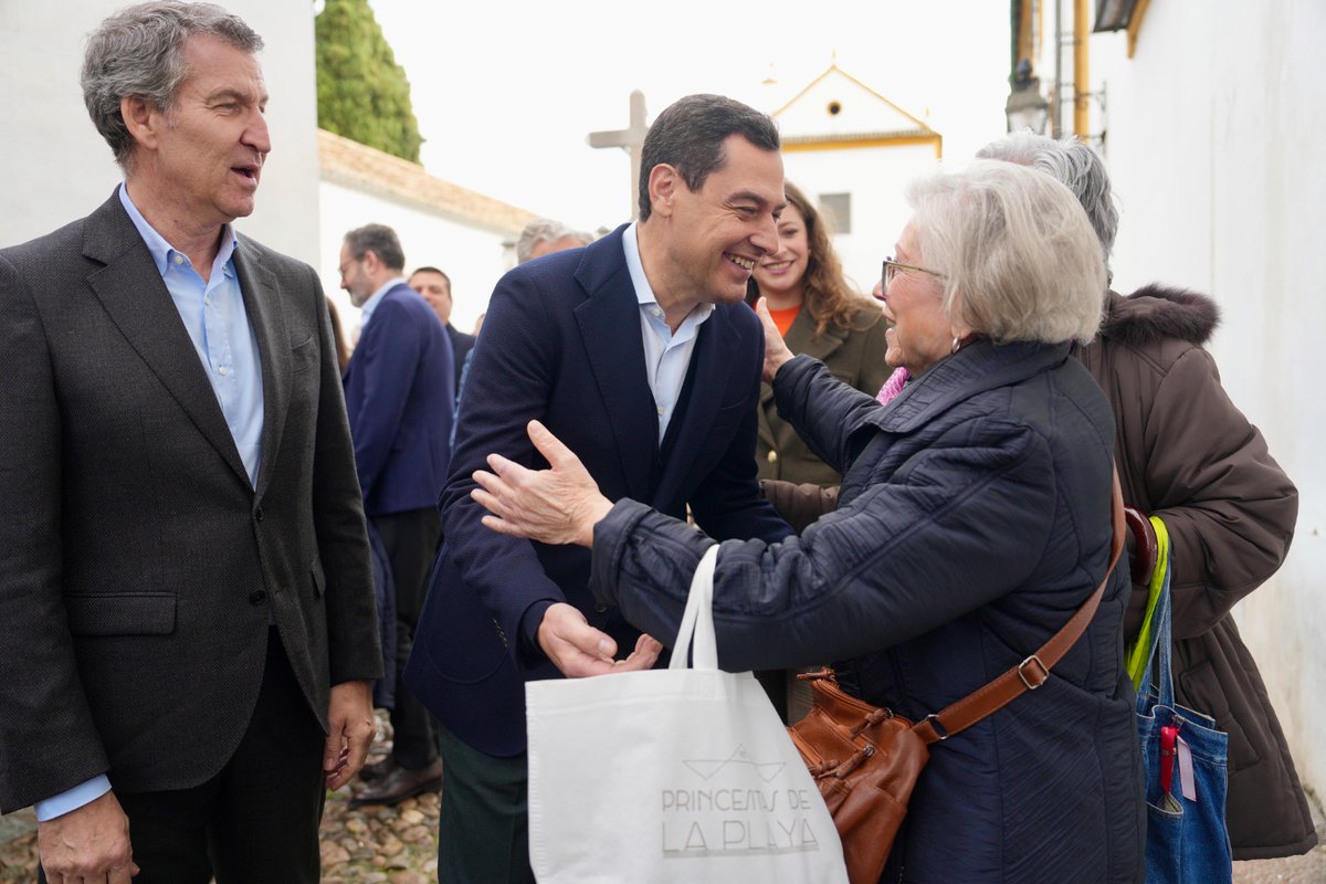 #Andalucía tiene hoy uno de los calendarios de vacunas más avanzados de toda España para proteger a los andaluces. Estamos a la vanguardia. La propuesta de Alberto Núñez Feijóo, acordada con las CCAA gobernadas por el PP, es un nuevo paso adelante para proteger a nuestros mayores.