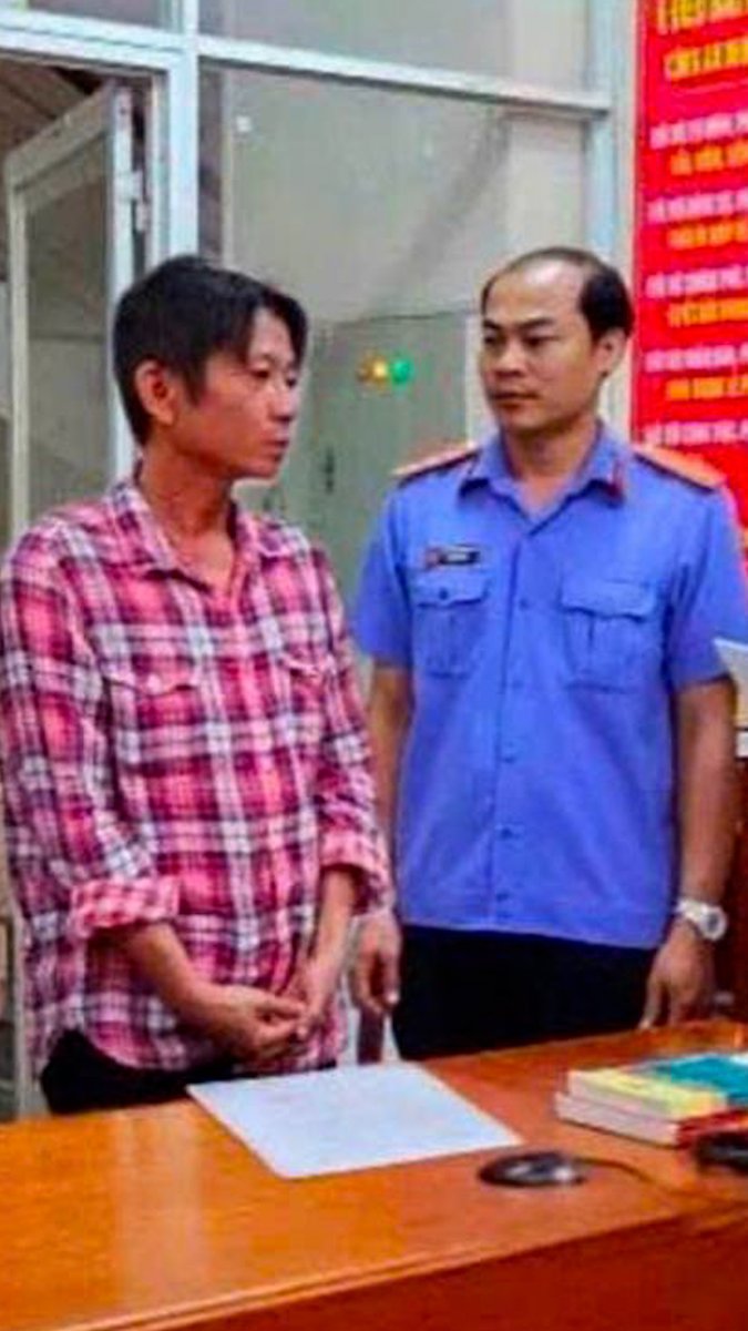 Công an tỉnh Bến Tre vào ngày 25/1 đã bắt giữ một người đàn ông với cáo buộc tội làm, tàng trữ, phát tán, tuyên truyền thông tin, tài liệu nhằm chống Nhà nước Cộng hòa xã hội chủ nghĩa Việt Nam theo Điều 117 Bộ luật Hình sự.