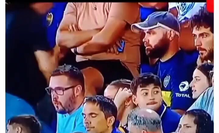 La que más canta. La que nunca abandona. La más pasional. La que no come pochoclos ni sushi. Distinta a todas....