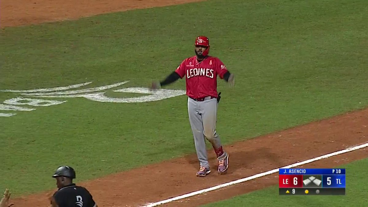 Con este batazo descomunal, Junior Caminero pone a los Leones del Escogido a tres outs del campeonato de la LIDOM. 💪