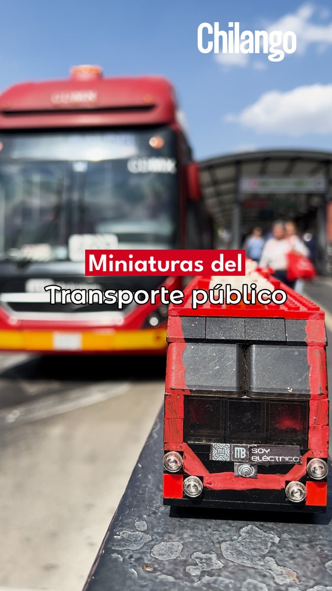 Con piezas de lego, Augusto Neri, un joven estudiante, ha construido más de 60 réplicas a escala de unidades del transporte público chilango. ¡Échales ojo! 🚎✨😮