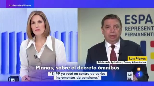 Todas las medidas del decreto #Ómnibus son de interés social. El PP miente al pretender que contiene una subida del IVA de los #alimentos. El último incremento del IVA de los alimentos data del Gobierno de Rajoy. ¿Es esto un partido con aspiraciones a gobernar España?