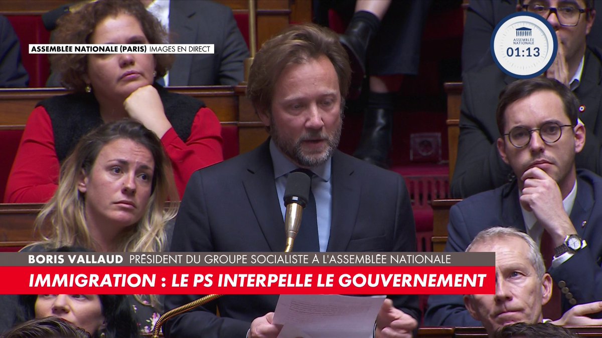 Boris Vallaud (PS) reproche à Bayrou d'avoir employé l'expression "submersion migratoire" : "haine de l'autre (...) extrême droite (...) principes républicains"