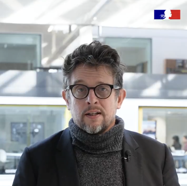 "Ne pas organiser du tout le futur de l'IA, c'est se créer un monde dystopique." Les enjeux de la #SemaineActionIA par Henri Verdier, l'envoyé thématique sur la Gouvernance mondiale de l’#IA. Plus d'infos sur ➡️ 📅 6-11 février 2025 Gouvernement