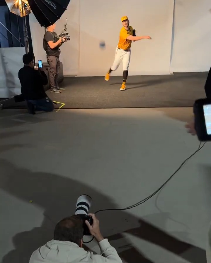 Imagine being a photographer and having to stand behind a Paul Skenes pitch 🤣