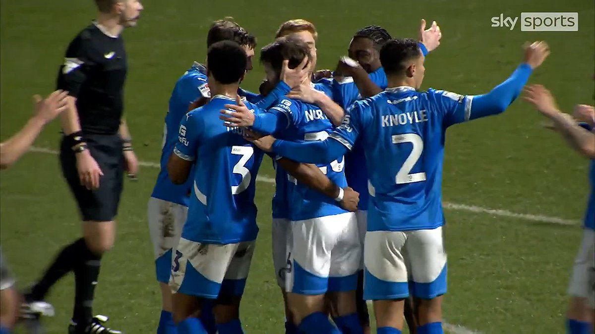 This free-kick from Oliver Norwood 🔝🗑️
