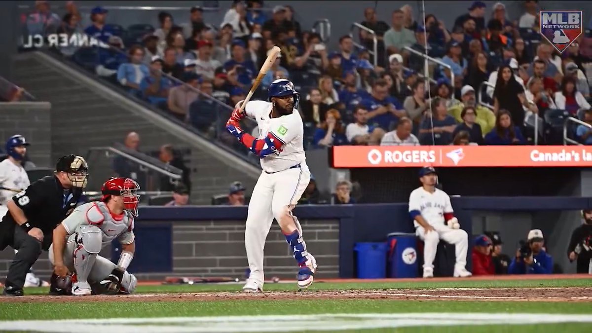 Vladimir Guerrero Jr. turned in a dominant second half of the season en route to a .323 AVG and .940 OPS in 2024. The Blue Jays slugger lands at #4 on The Shredder's #Top10RightNow list at first base.