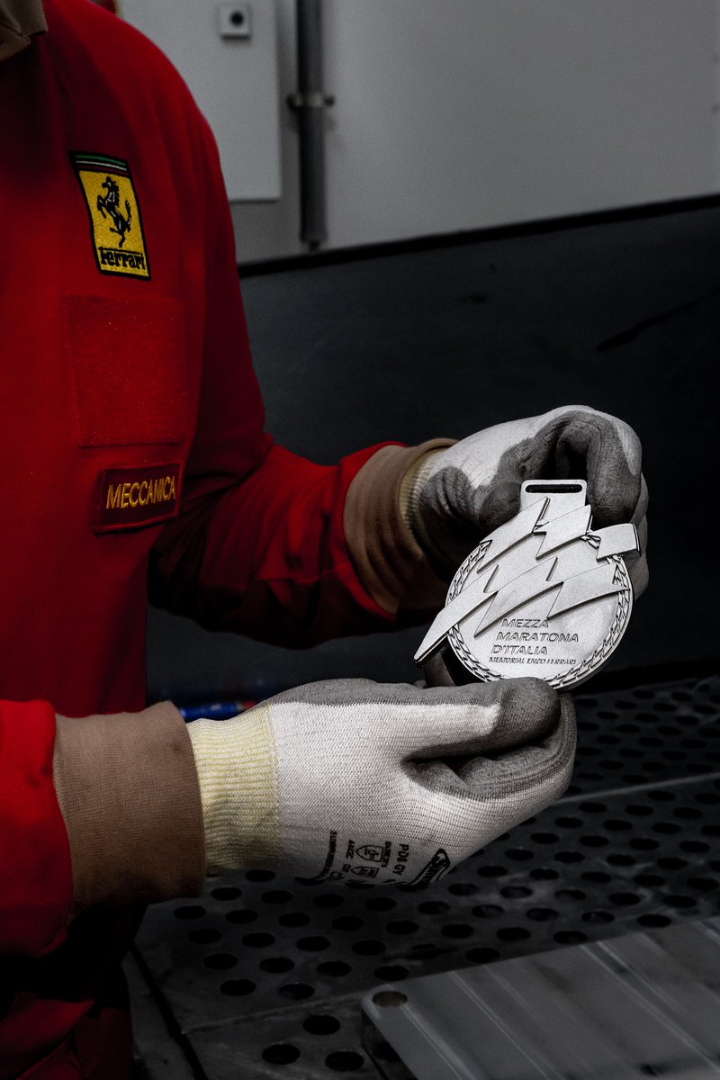 Crafted for the finish line. Winning the #MezzaMaratonadItalia means receiving a unique medal, forged with the same innovative technology that drives our production.