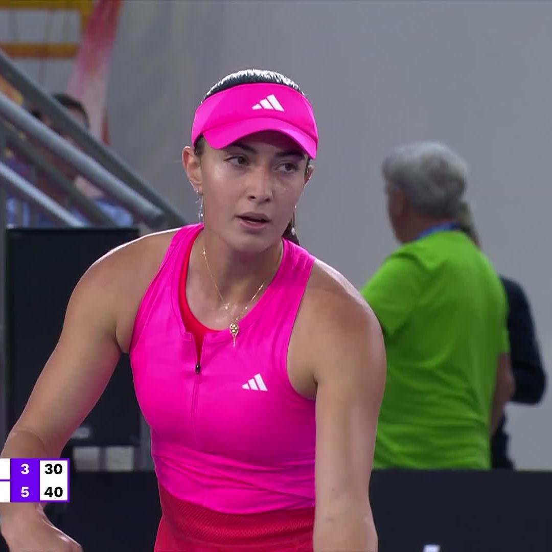 Advantage Avanesyan 💓 Elina Avanesyan secures the first set 6-3 against Siniakova. #wtalinz