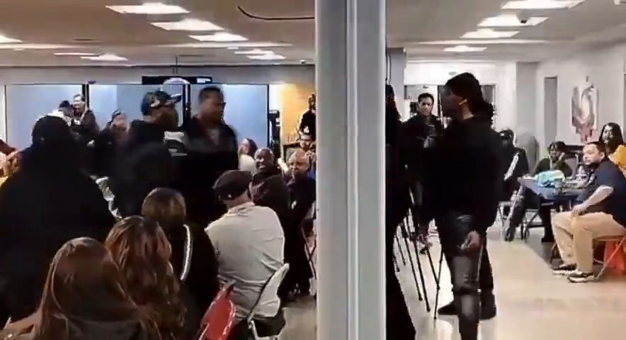 Dolton's self proclaimed "Super Mayor" Tiffany Henyard's boyfriend & supporters get into a fight with town resident & critic Jedidiah Brown. This happened only hours after the state of Illinois published the results of an investigation into her finding that she had conducted a "systemic" cover up of "excessive spending" of the town's money on personal expenses. #democrats #TiffanyHenyard #crime #decay #dolton #Illinois