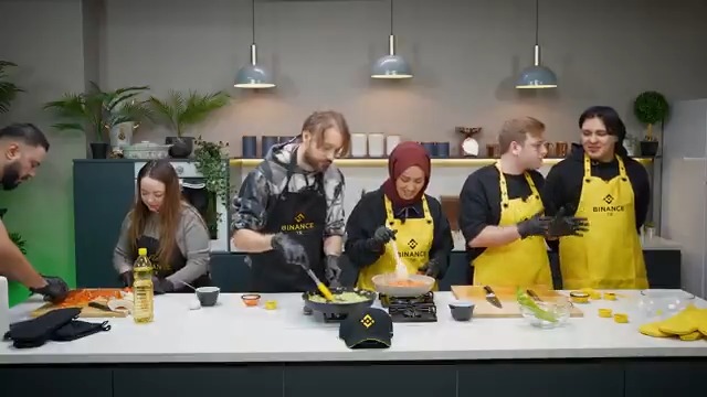 Kriptoyu öğrenmek hiç bu kadar lezzetli olmamıştı! 🍳 Kripto Teknik & #Binance TR Angels, kriptoyu bilmeyen jüri üyelerimize Web3 dünyasını anlattı, üstüne portföylerinden menemen yaptı! 😂 🎥 Bol kahkaha, gergin anlar, büyük ödüller! İlk bölüm ÇOK YAKINDA YouTube’da!👇