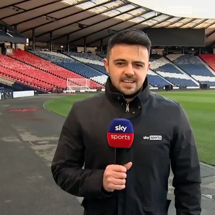 Kris Boyd 🤝 Scotch pies Sky Sports' Kris Boyd was a special guest referee at Hampden Park - for the World Scotch Pie Championships! 🥧⤵️