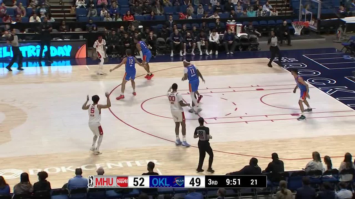 Yuki Kawamura is ON FIRE! The Two-Way star has scored all 21 of his points so far in the second half as Memphis Hustle lead on ESPN+